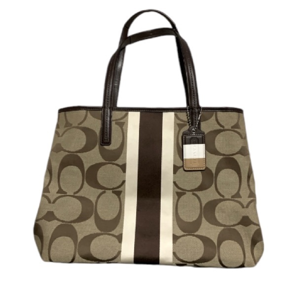 Coach Handbags - COACH SIGNATURE PRINT PURSE